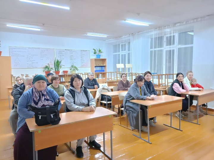 25.09.2024 г. было проведено родительское собрание в 9 "Д" классе на тему " Безопасность ребёнка - приоритет общества"