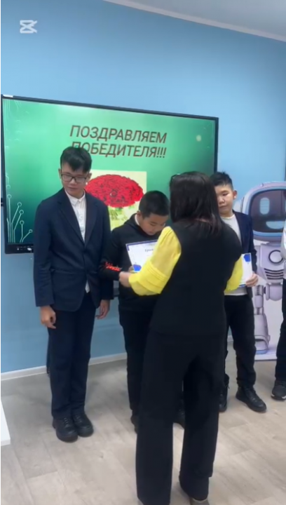 В рамках декады истории, учитель истории Сандугаш Алтайбековна провела игру под названием «Своя игра» среди 7 классов.